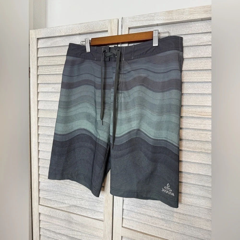 Prana Men’s Board Shorts Size 32
